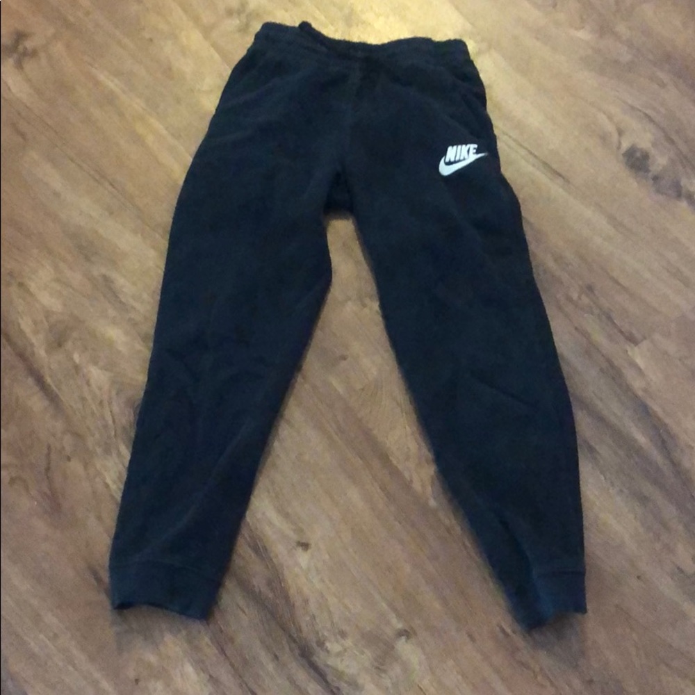 Nike sweatpants boys
